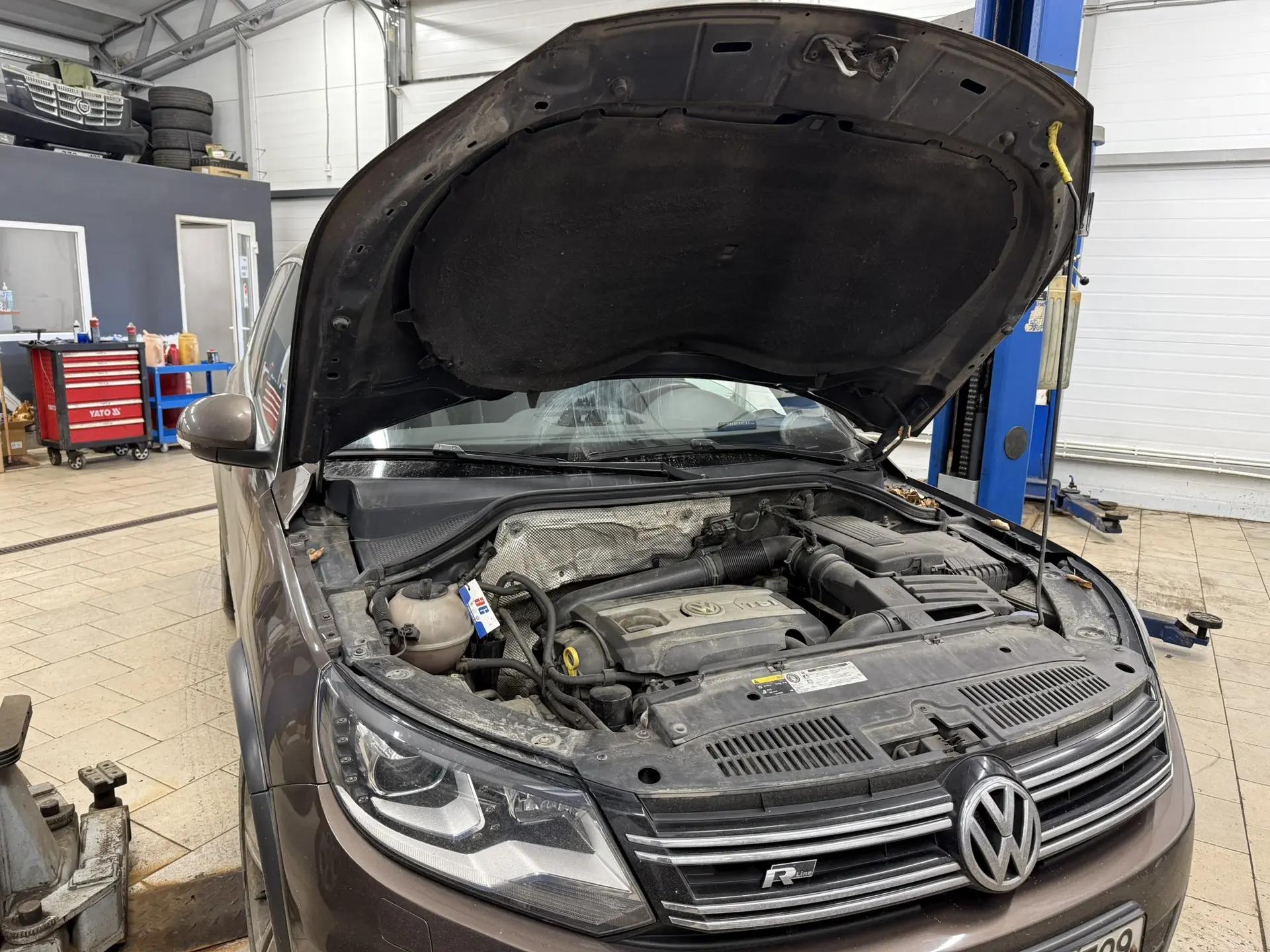 Замена масла в двигателе с фильтром Tiguan